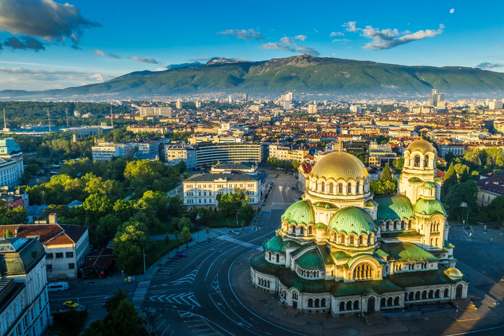 Болгария для украинцев: как получить статус беженца, ВНЖ и гражданство